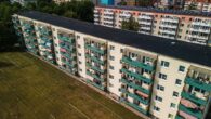 Schöne 2raum Wohnung mit Aufzug, großer Küche und großem Bad - Balkonseite